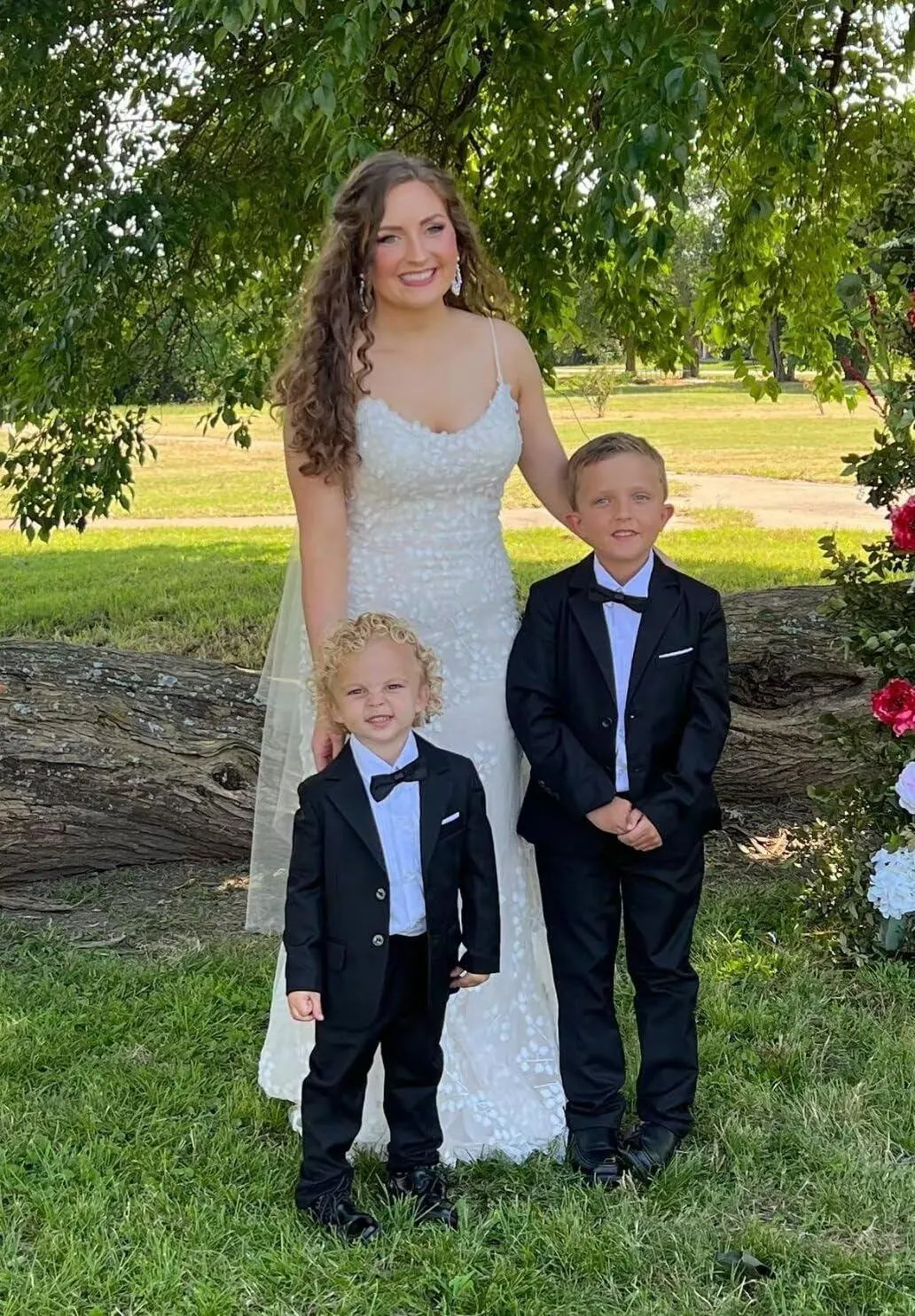 Boys Formal Suits Slim Fit Suit Kids Tuxedo Suits for Boys 5 Piece Boy Dress Pants Blazer Tie Bowtie