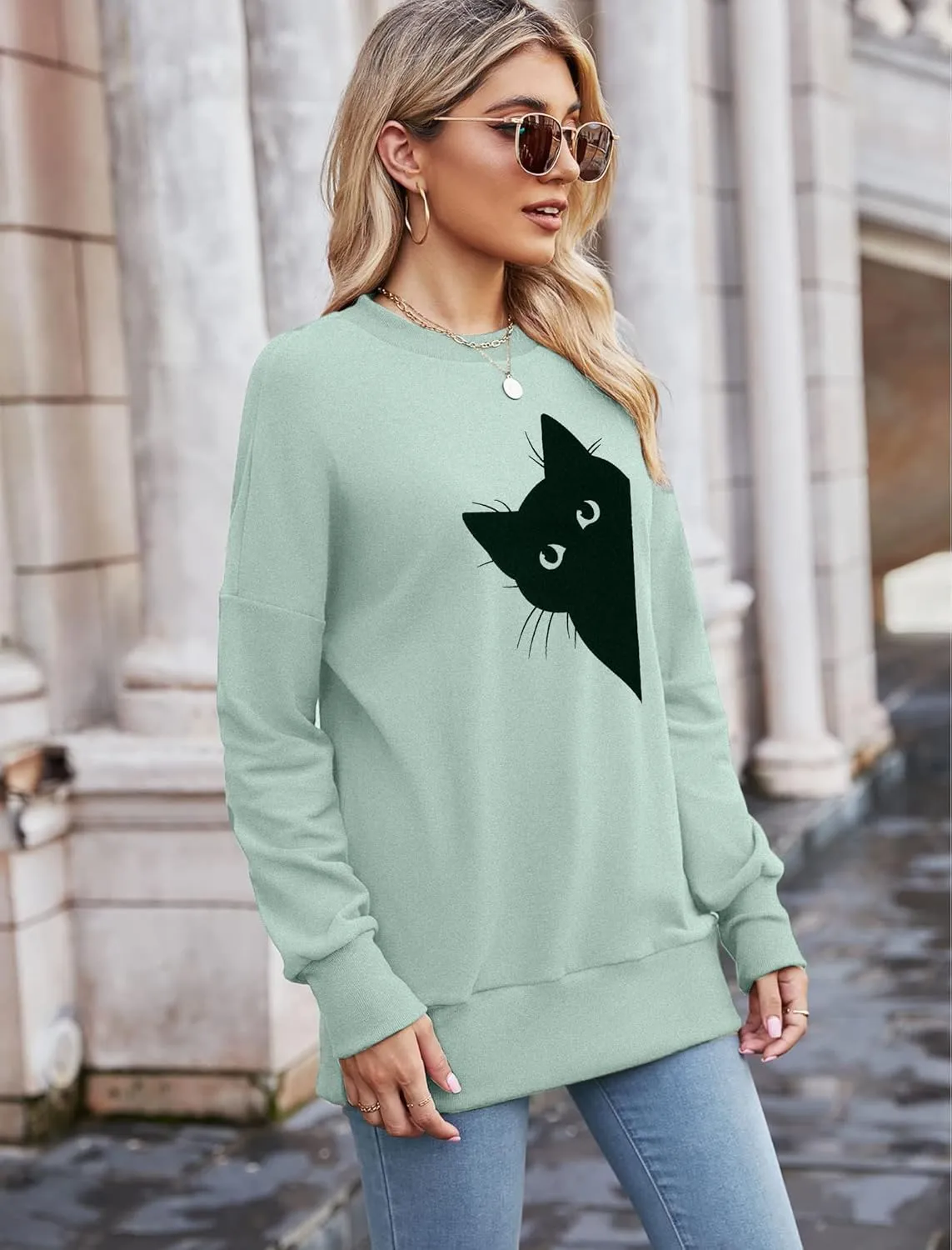 FRYAID Cat Sweatshirt Women Funny Black Cat Graphic Sweater Casual Cat Crewneck Holiday Long Sleeve Hoodie Pullover Top