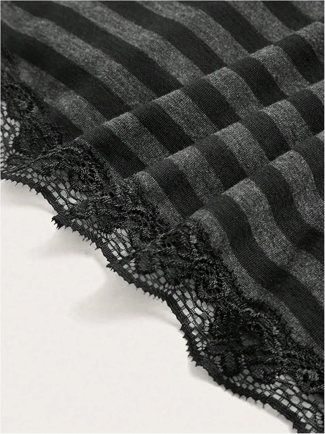 SOLY HUX Womens Y2K Lace Cami V Neck Sleeveless Striped Shirt Spaghetti Strap Camisole Gothic Tops
